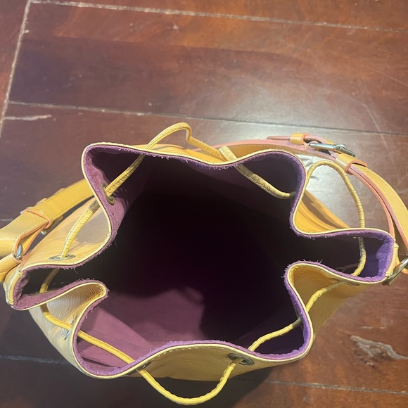 Louis Vuitton Yellow EPI Leather Petit Noe - Picture 11 of 13